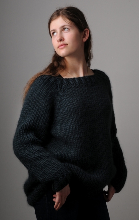 Black sloppy joe jumper 2025