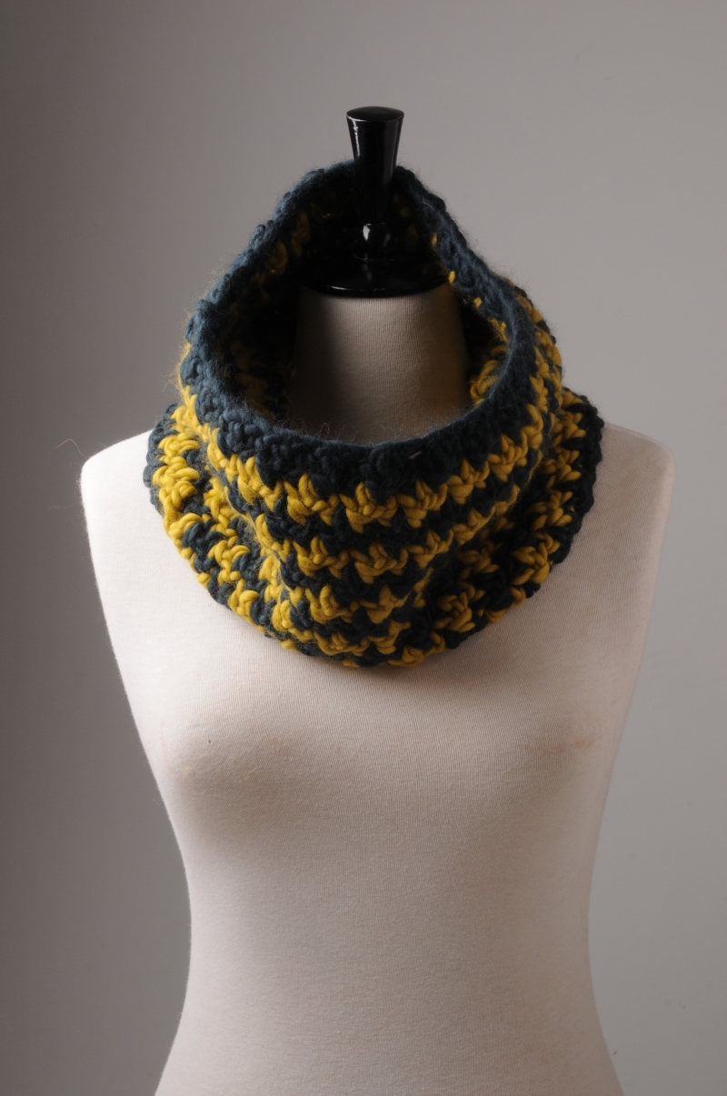 18_houndstooth_cowl.jpg