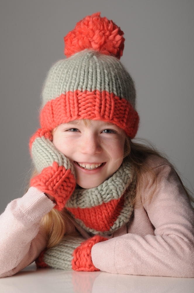 3_hat_mitts_snood_lo.jpg 3_hat_mitts_snood_lo.jpg